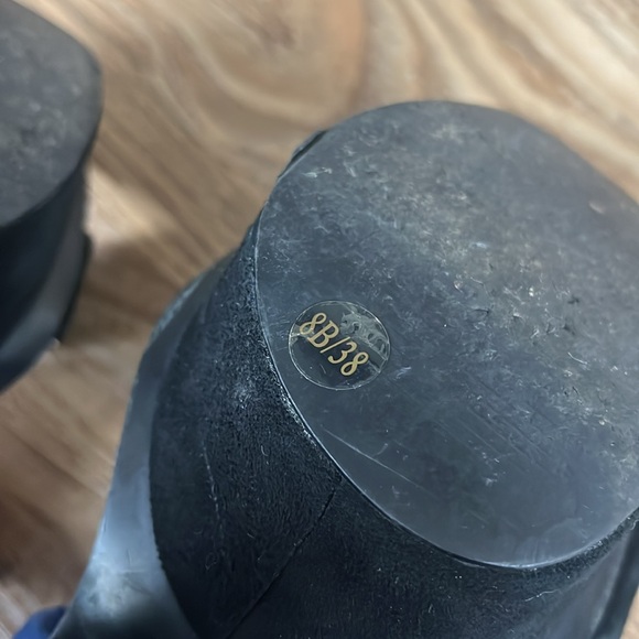 Vintage BCBG Platform Heels - Picture 7 of 9